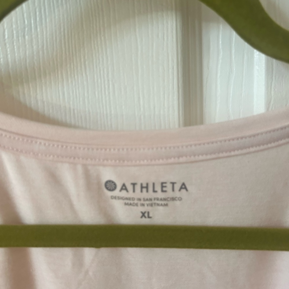 Athleta Womens Essence Vital Tee, brand new with tags, blush, size X-Large